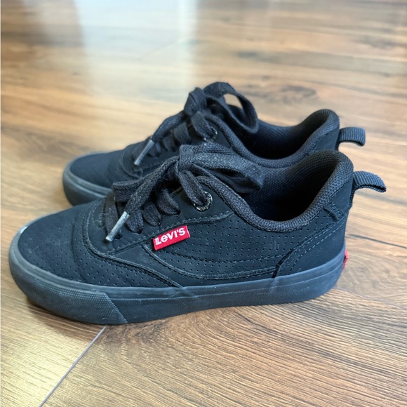 Levi's Black Sneakers - Picture 1 of 4